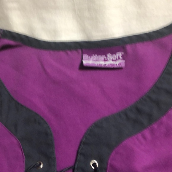 Scrub top - Picture 3 of 3